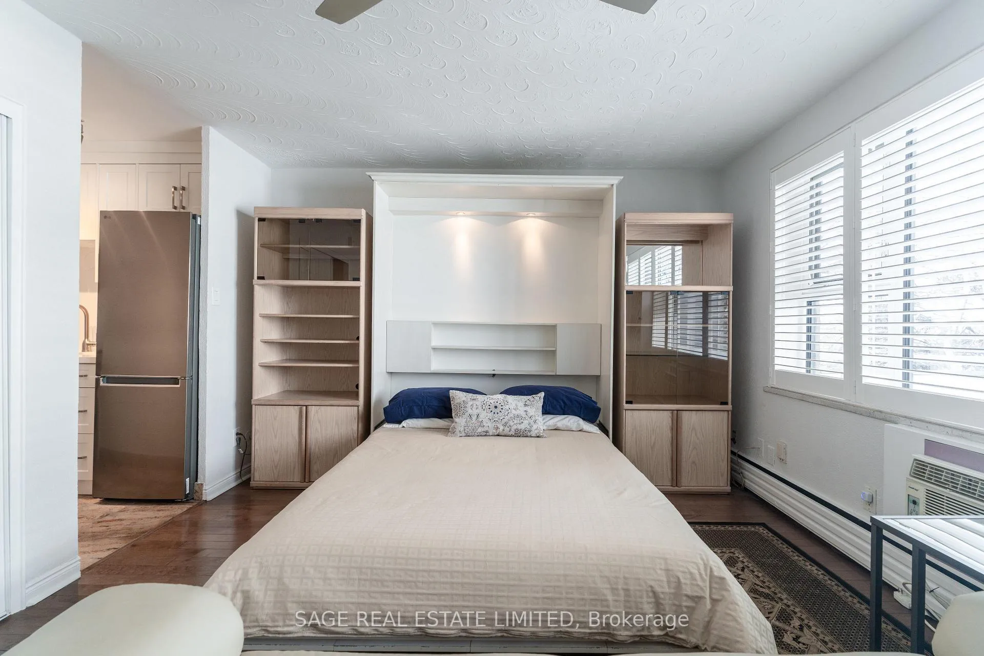 Photo 9 of Unit 205, 1901 Bayview Avenue E, Toronto, Leaside — HOMEH
