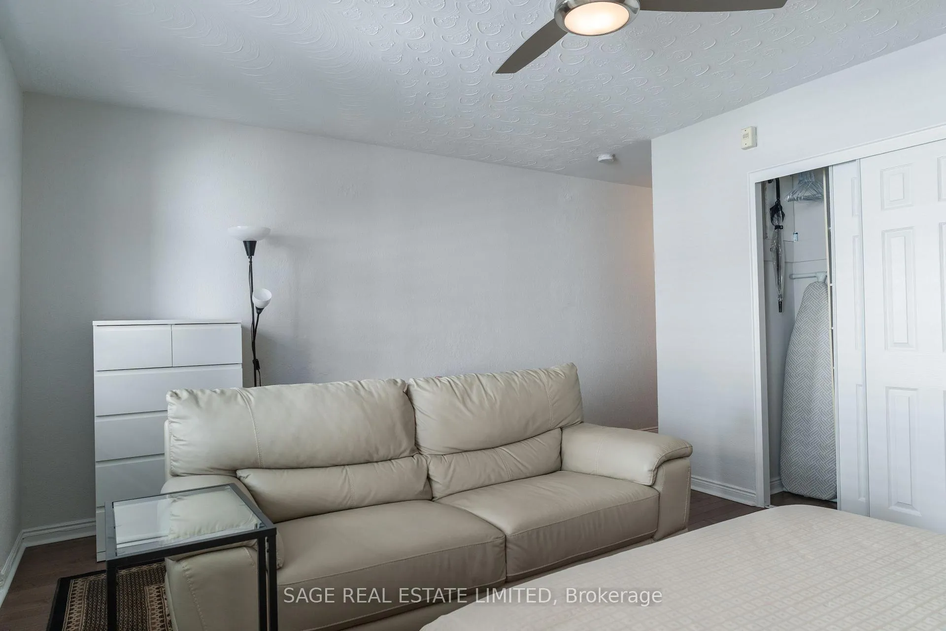 Photo 12 of Unit 205, 1901 Bayview Avenue E, Toronto, Leaside — HOMEH