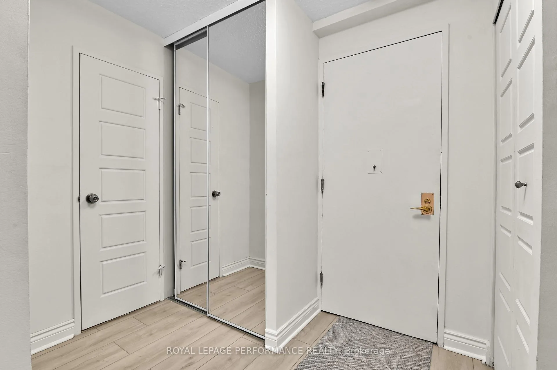 Photo 4 of Unit 344, 515 St Laurent Boulevard, Ottawa, Viscount Alexander Park — HOMEH