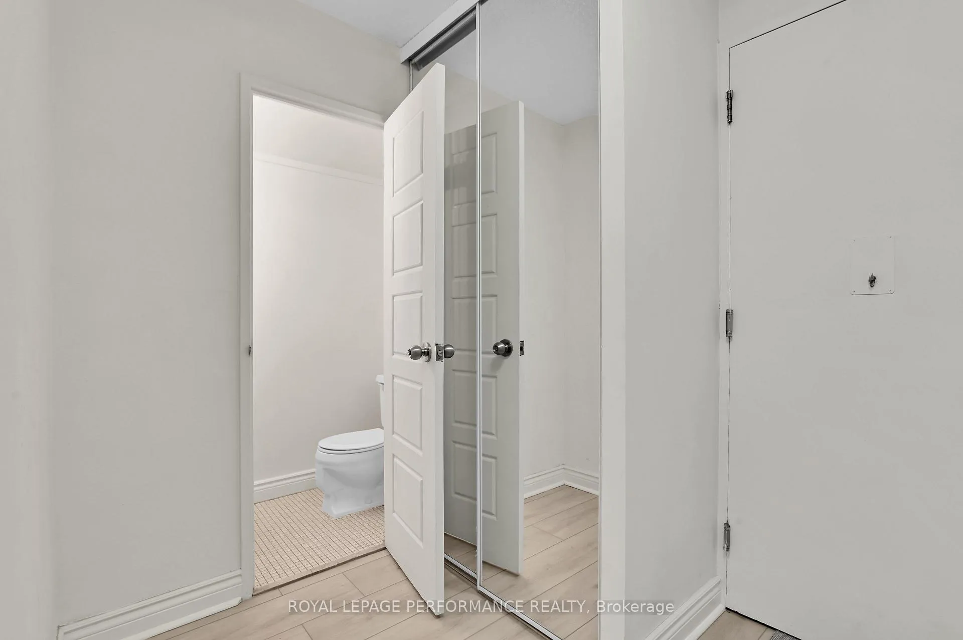 Photo 6 of Unit 344, 515 St Laurent Boulevard, Ottawa, Viscount Alexander Park — HOMEH