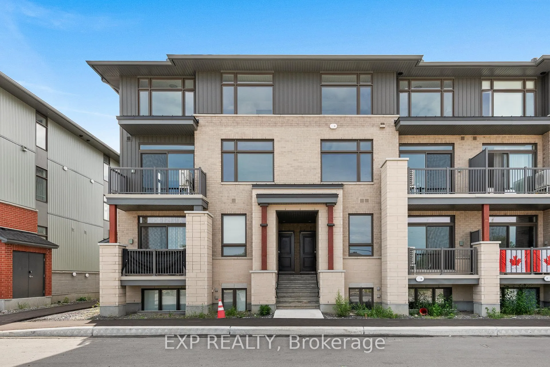 Photo 1 of 1005 Silhouette Private, Ottawa, Barrhaven - Cedargrove/Fraserdale — HOMEH