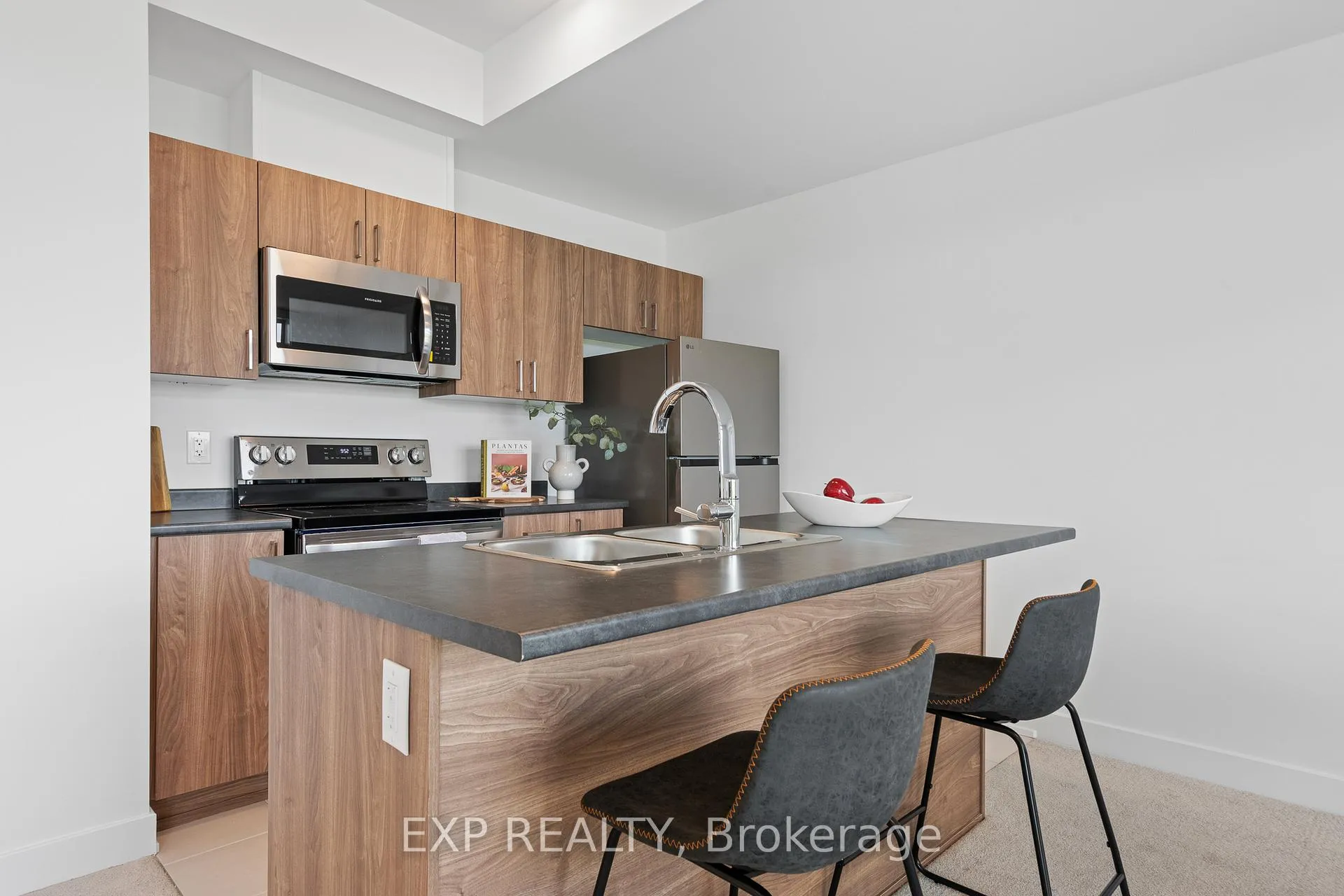 Photo 14 of 1005 Silhouette Private, Ottawa, Barrhaven - Cedargrove/Fraserdale — HOMEH