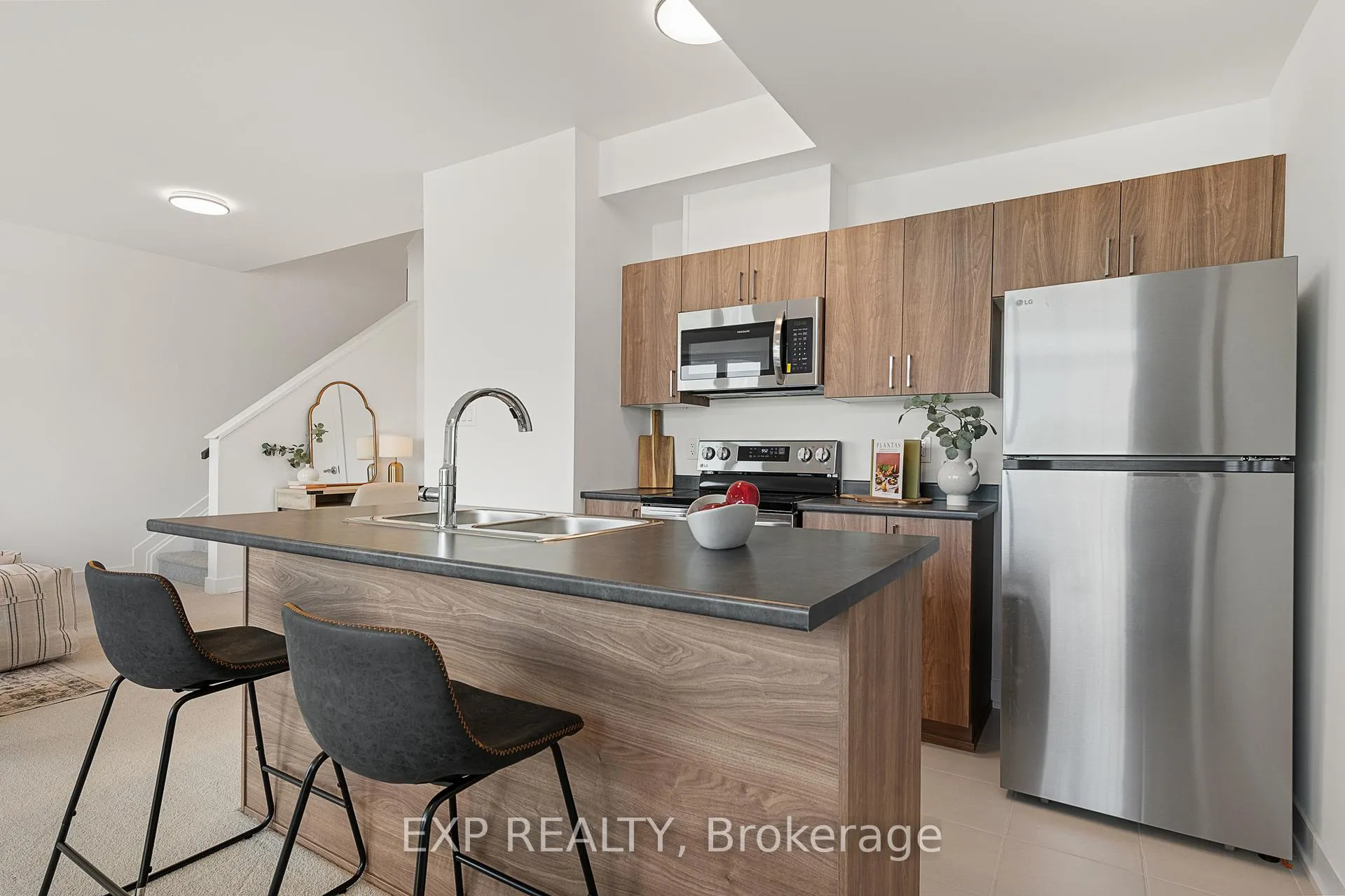 Photo 15 of 1005 Silhouette Private, Ottawa, Barrhaven - Cedargrove/Fraserdale — HOMEH