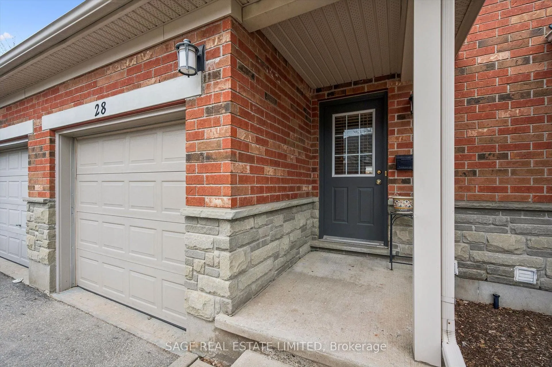 Photo 3 of Unit 28, 124 Gosling Gardens, Guelph, Clairfields/Hanlon Business Park — HOMEH