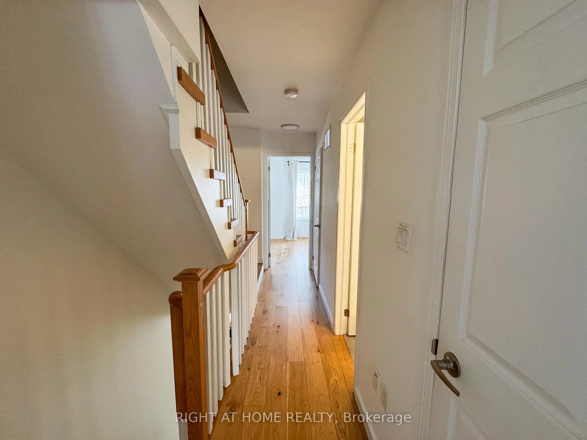 Photo 8 of Unit Th22, 6 Windermere Avenue, Toronto, High Park-Swansea — HOMEH