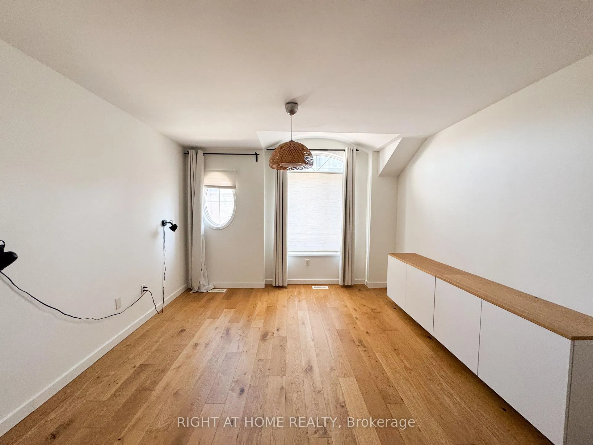 Photo 14 of Unit Th22, 6 Windermere Avenue, Toronto, High Park-Swansea — HOMEH