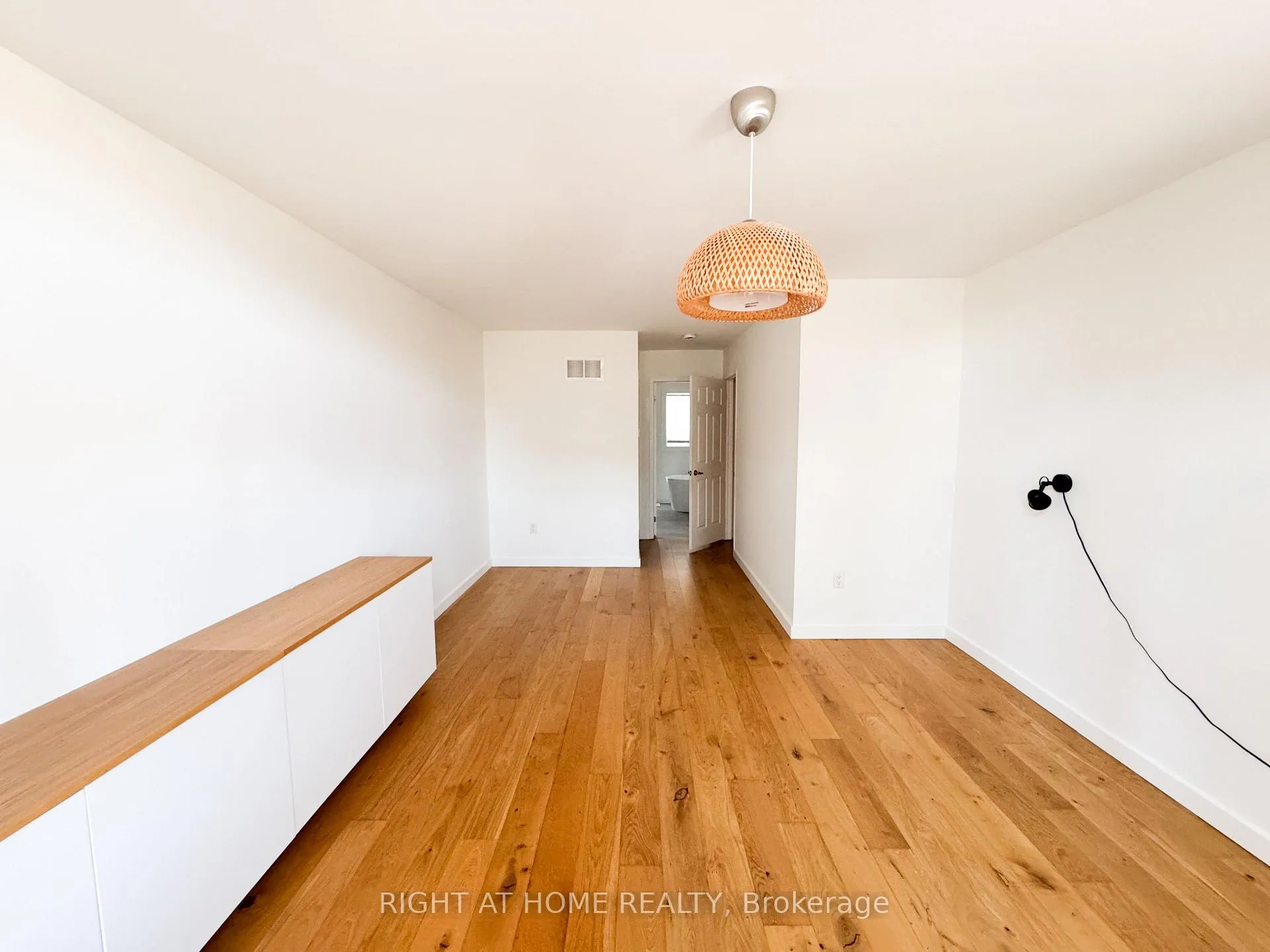 Photo 15 of Unit Th22, 6 Windermere Avenue, Toronto, High Park-Swansea — HOMEH