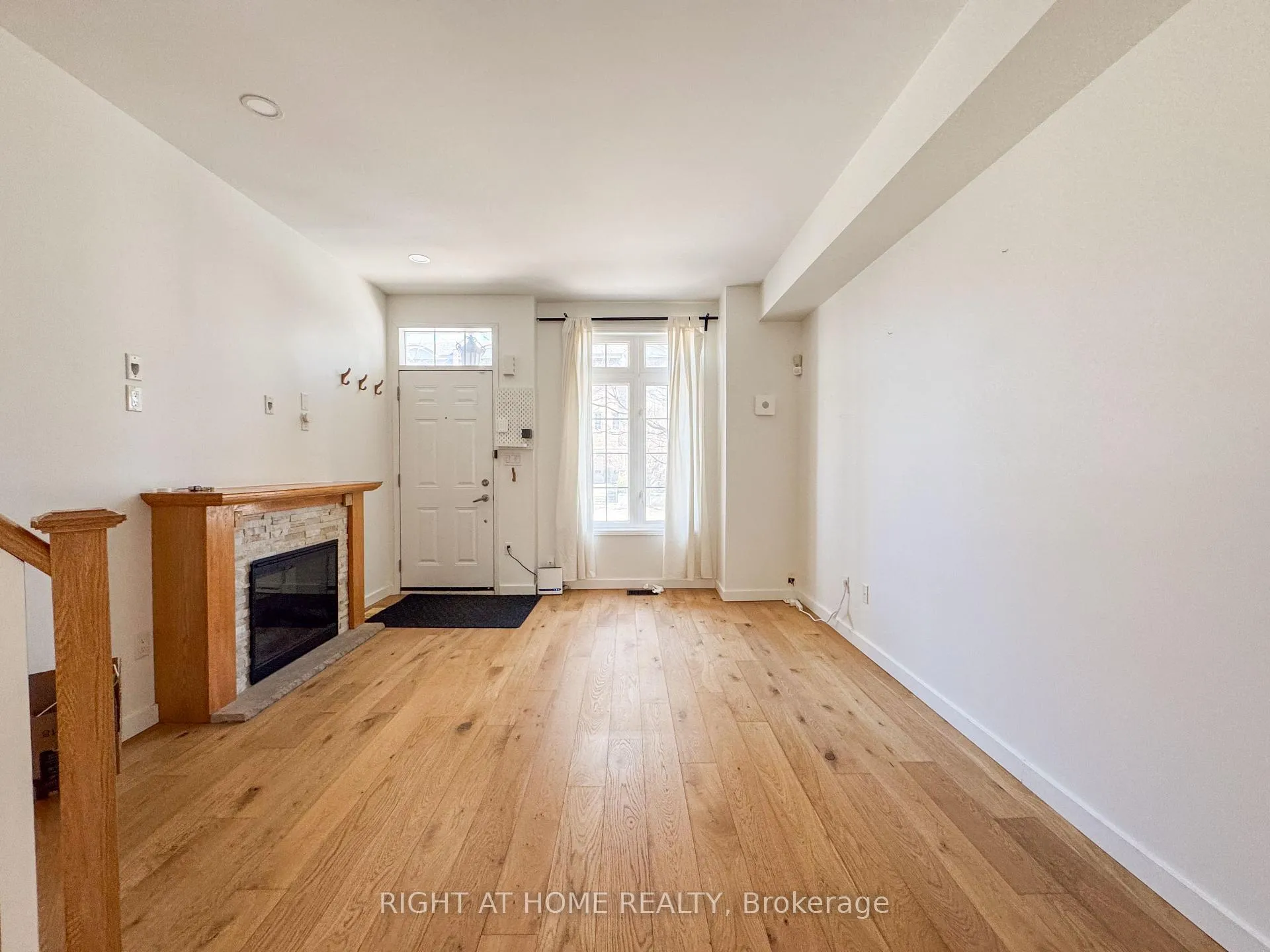 Photo 19 of Unit Th22, 6 Windermere Avenue, Toronto, High Park-Swansea — HOMEH