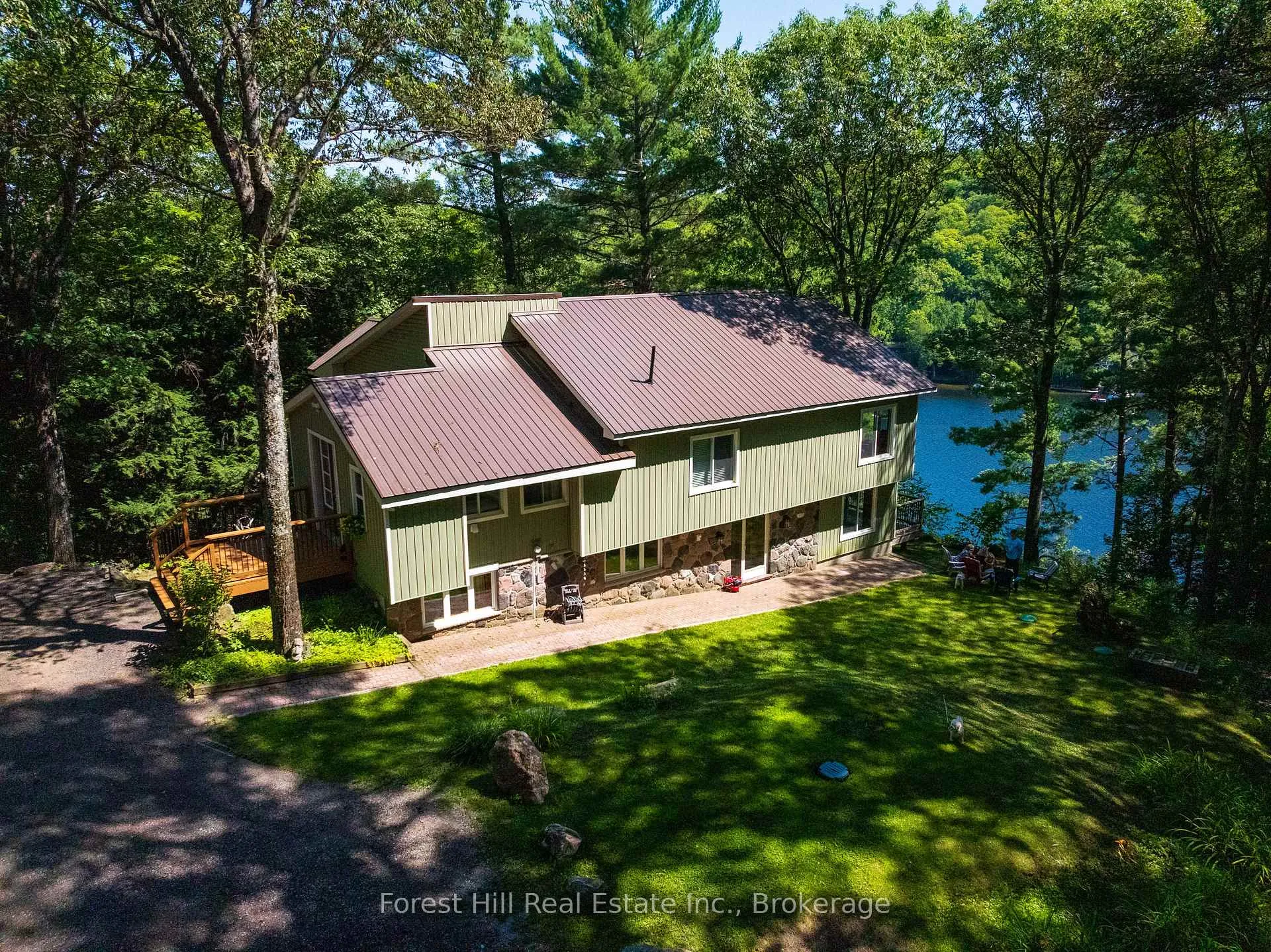 Photo of 1289 Delbrooke Road S