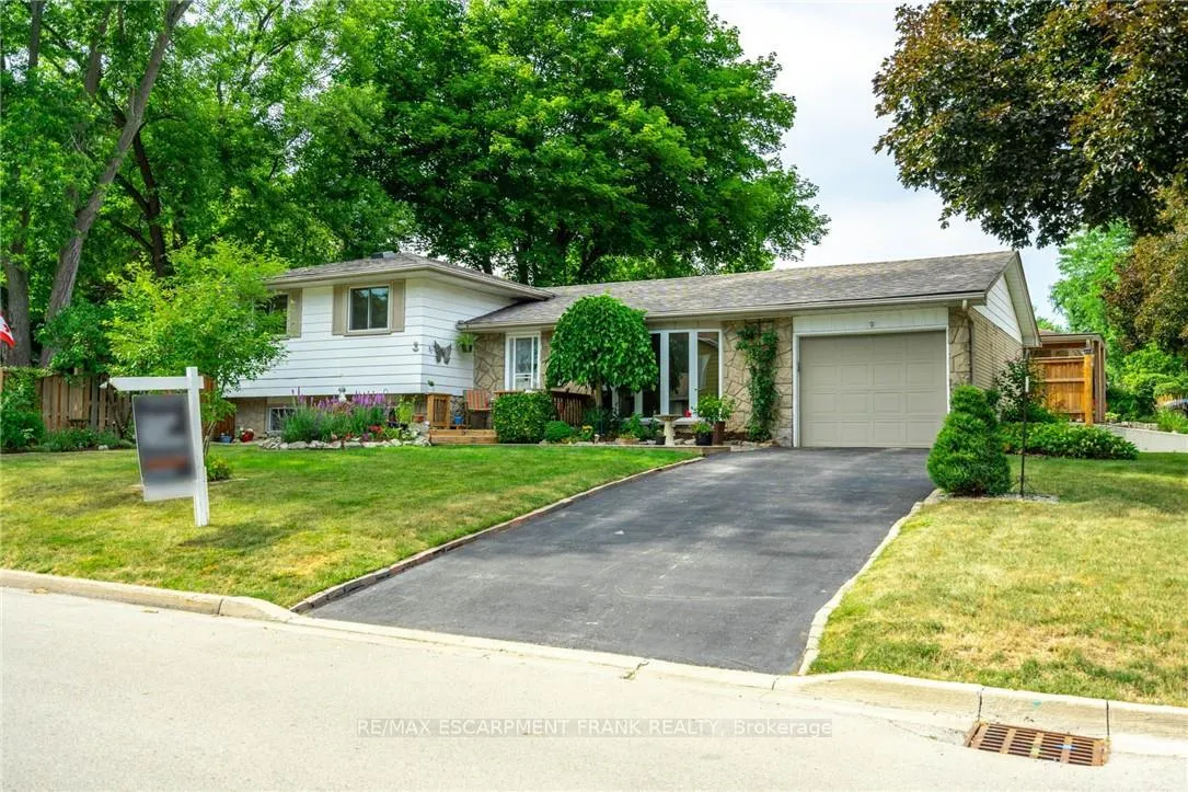 Photo 1 of 82 Turnbull Road, Hamilton, Dundas — HOMEH