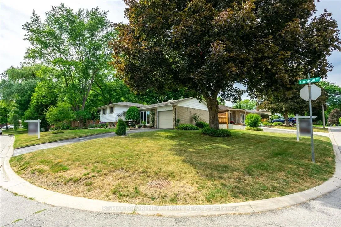Photo 3 of 82 Turnbull Road, Hamilton, Dundas — HOMEH