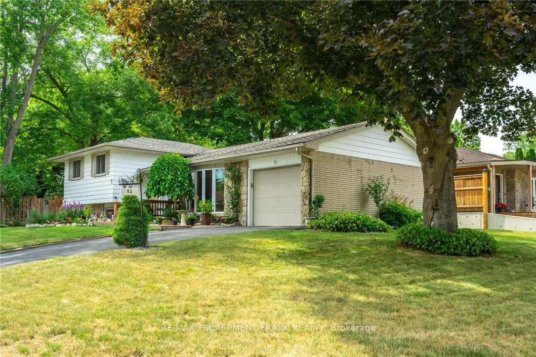 Photo 4 of 82 Turnbull Road, Hamilton, Dundas — HOMEH