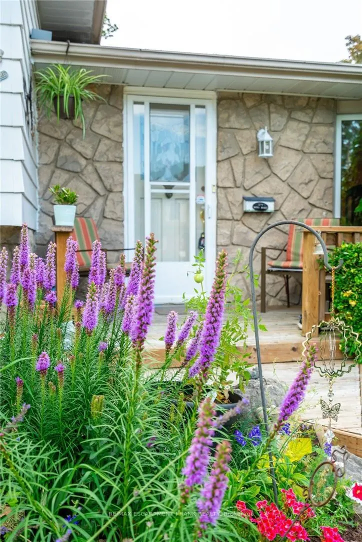 Photo 10 of 82 Turnbull Road, Hamilton, Dundas — HOMEH