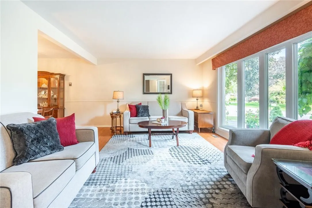 Photo 11 of 82 Turnbull Road, Hamilton, Dundas — HOMEH