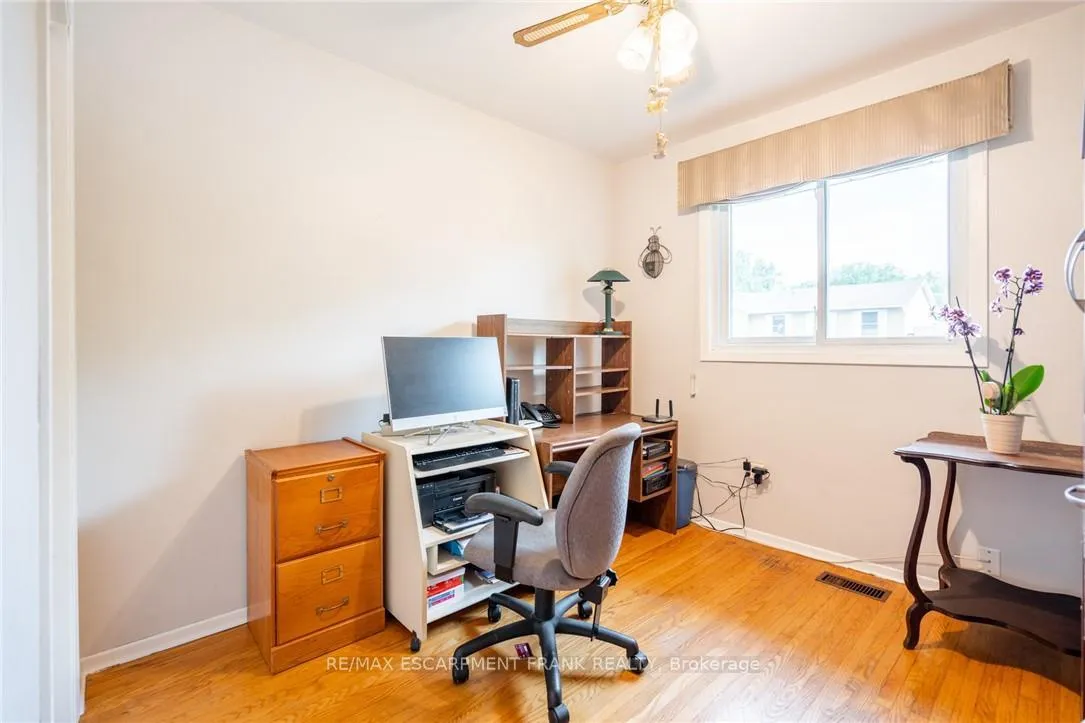 Photo 26 of 82 Turnbull Road, Hamilton, Dundas — HOMEH