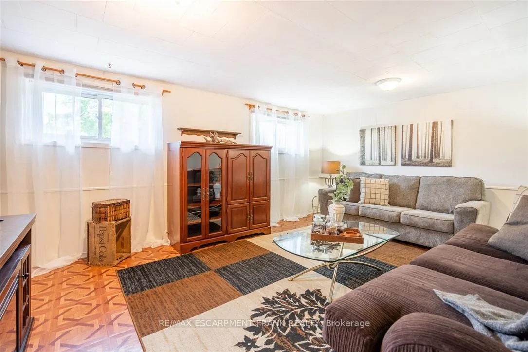 Photo 33 of 82 Turnbull Road, Hamilton, Dundas — HOMEH