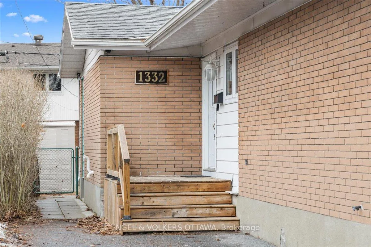 Photo 2 of 1332 Henry Farm Drive, Ottawa, Copeland Park — HOMEH