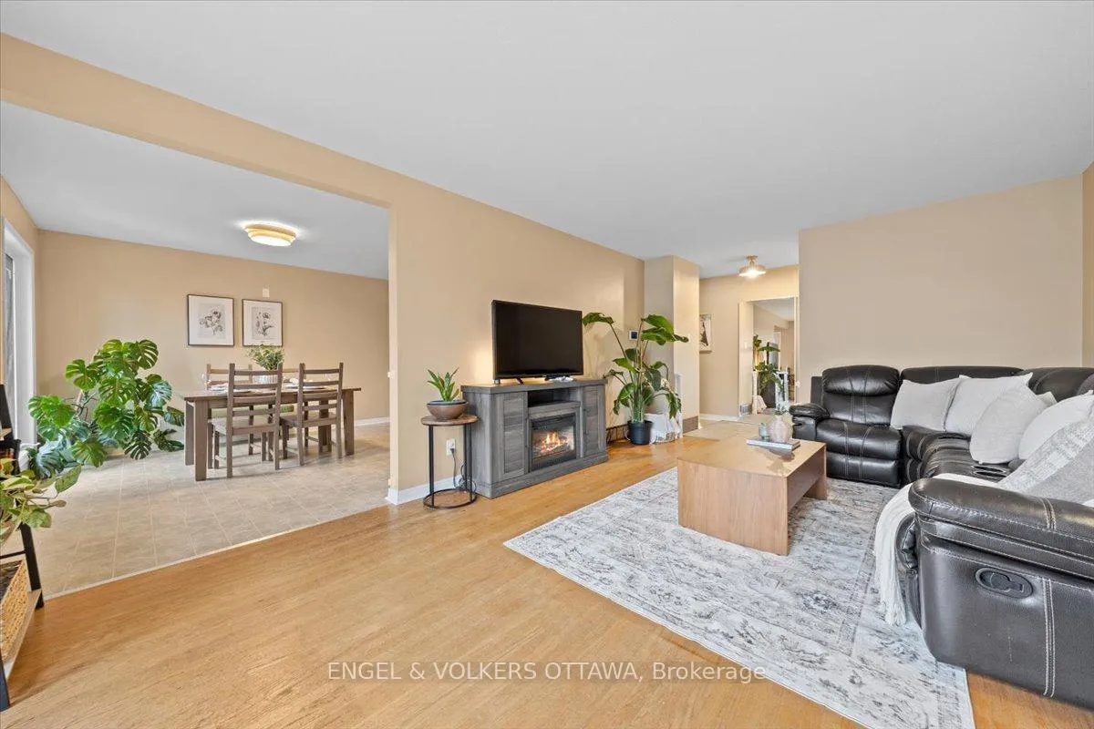 Photo 6 of 1332 Henry Farm Drive, Ottawa, Copeland Park — HOMEH