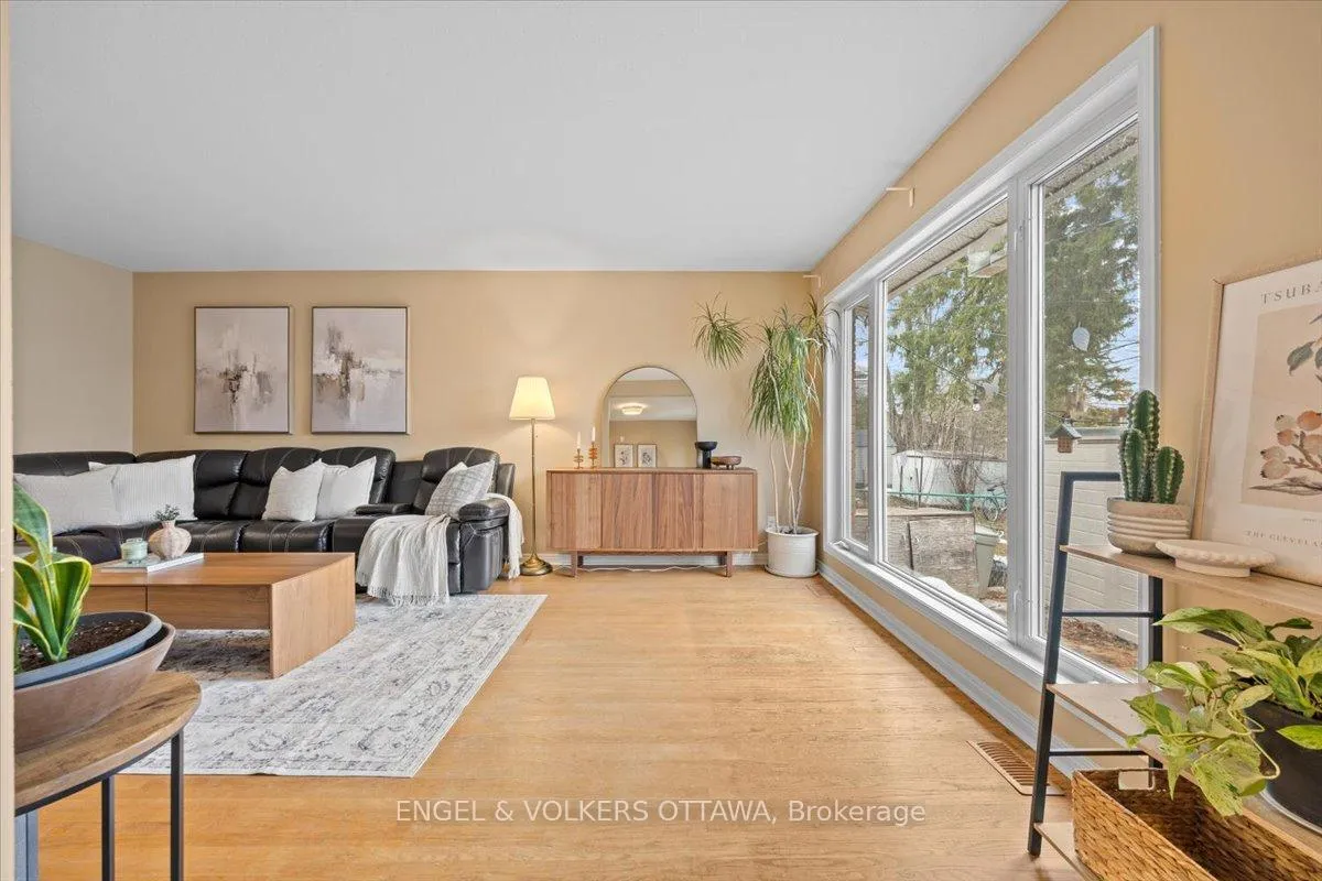 Photo 7 of 1332 Henry Farm Drive, Ottawa, Copeland Park — HOMEH