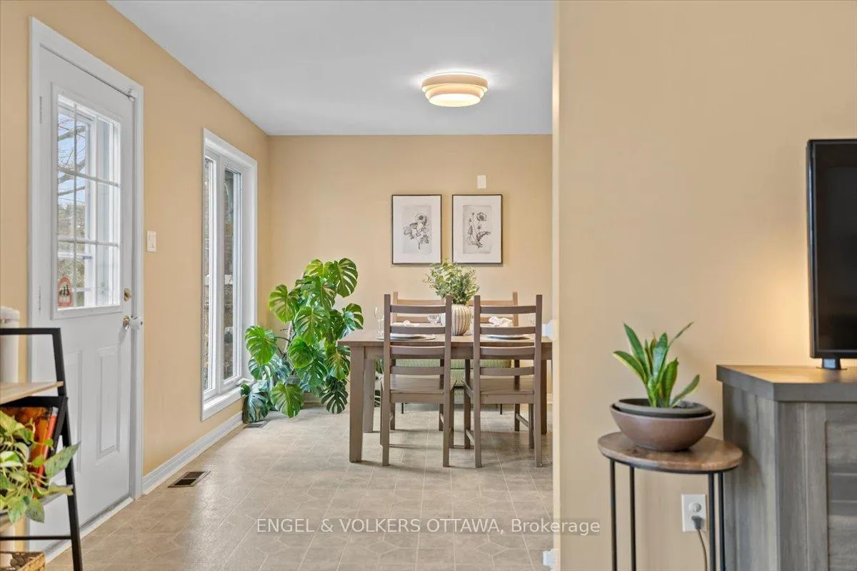 Photo 14 of 1332 Henry Farm Drive, Ottawa, Copeland Park — HOMEH