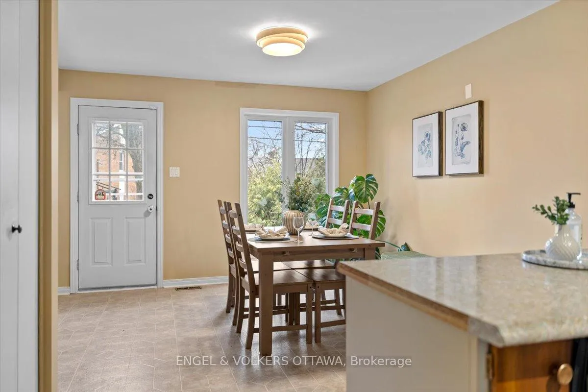 Photo 17 of 1332 Henry Farm Drive, Ottawa, Copeland Park — HOMEH