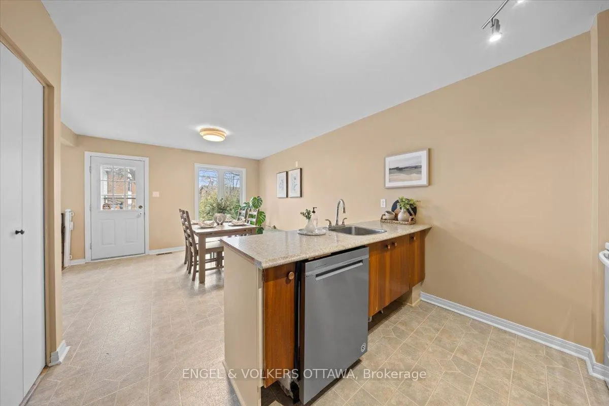 Photo 21 of 1332 Henry Farm Drive, Ottawa, Copeland Park — HOMEH