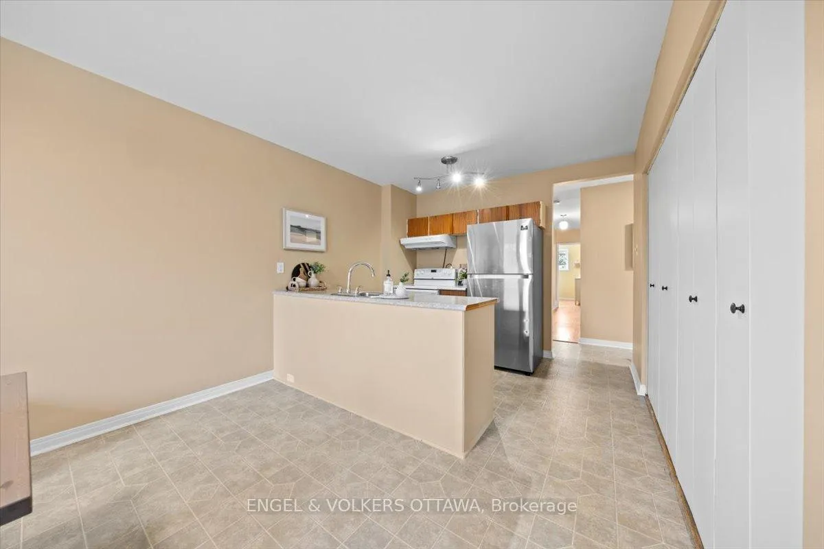 Photo 23 of 1332 Henry Farm Drive, Ottawa, Copeland Park — HOMEH