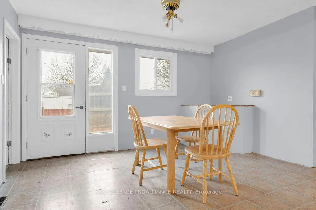 Photo 15 of 29 Hannah Street, Quinte West, Trenton Ward — HOMEH