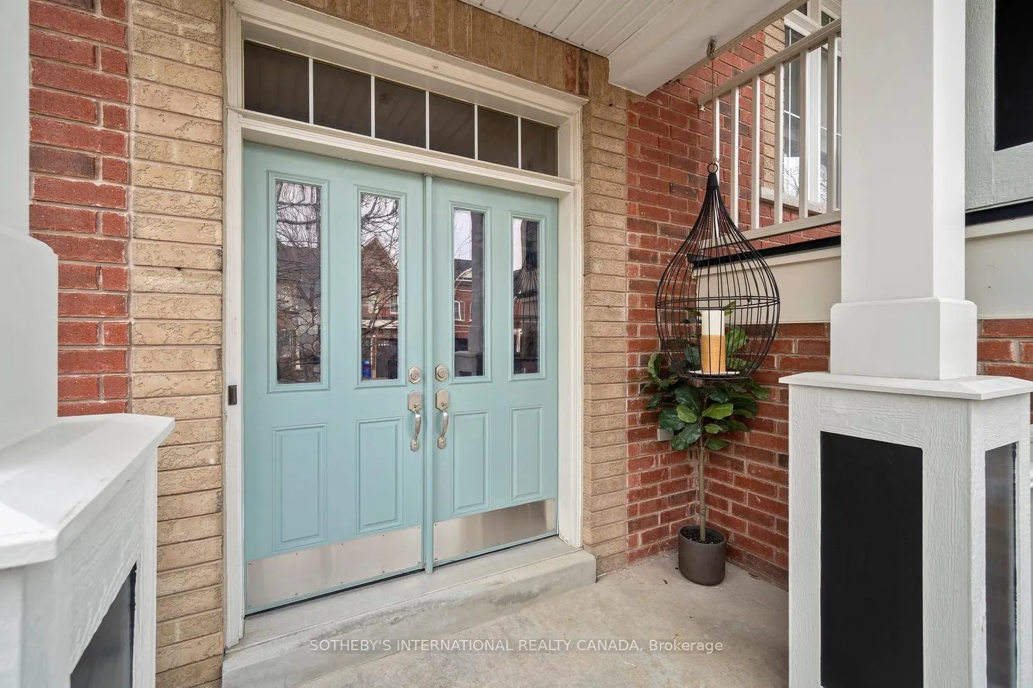 Photo 2 of 114 Strandmore Circle, Whitby, Brooklin — HOMEH