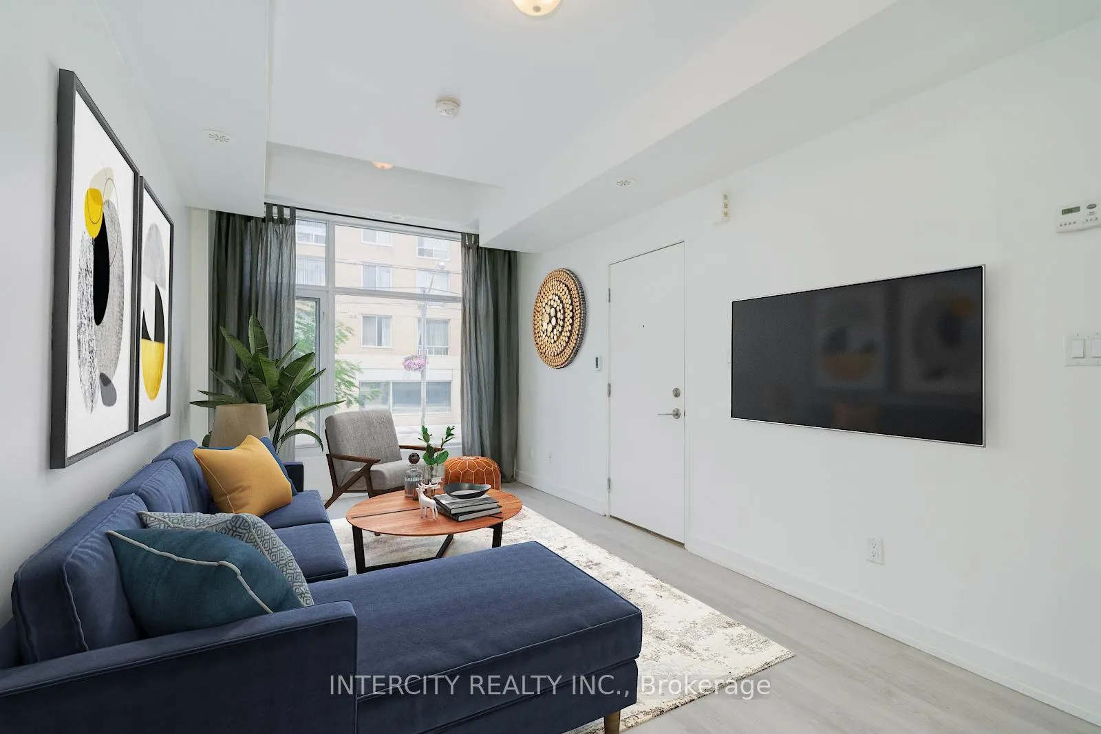 Photo 2 of Unit 5, 1321 Gerrard Street E, Toronto, Greenwood-Coxwell — HOMEH
