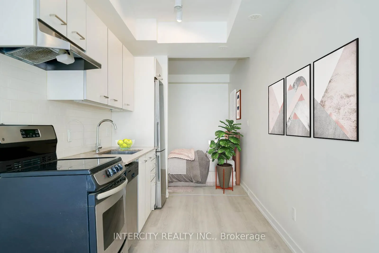 Photo 8 of Unit 5, 1321 Gerrard Street E, Toronto, Greenwood-Coxwell — HOMEH