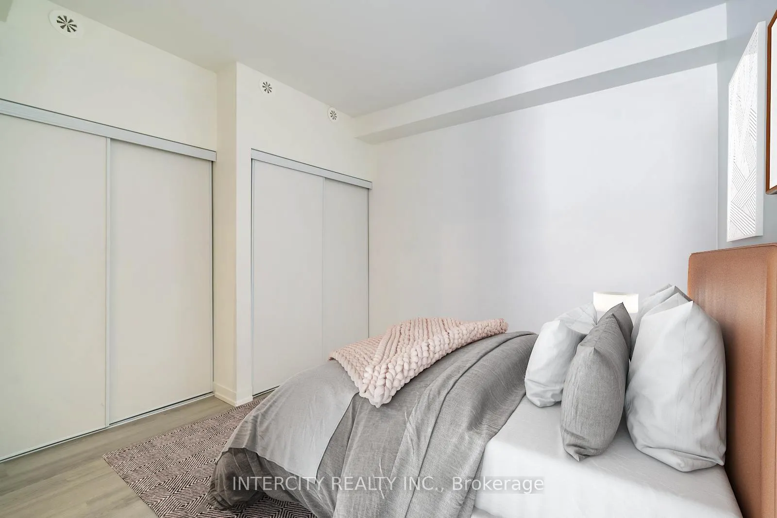 Photo 9 of Unit 5, 1321 Gerrard Street E, Toronto, Greenwood-Coxwell — HOMEH