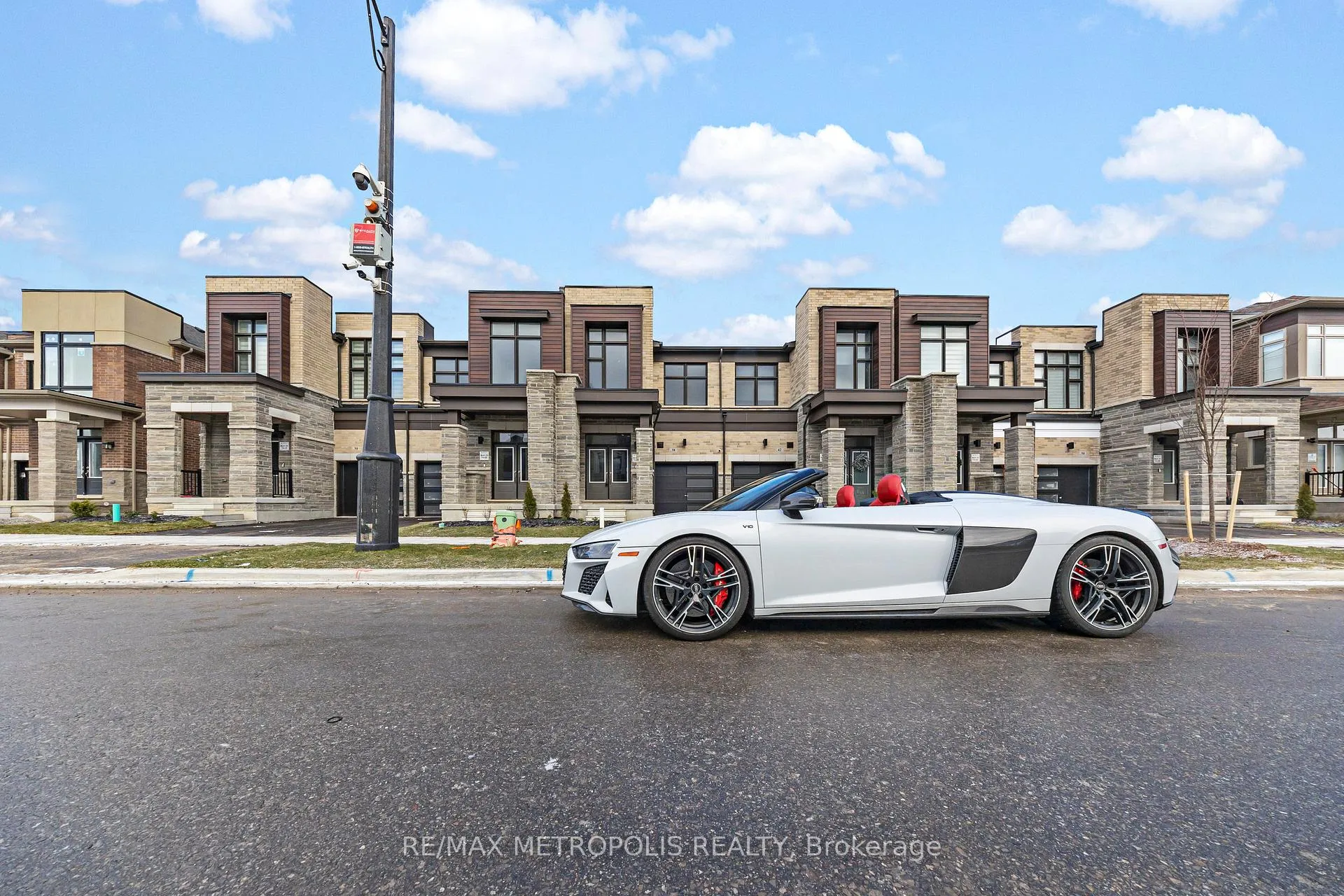 Photo 1 of 38 Singhampton Road, Vaughan, Kleinburg — HOMEH
