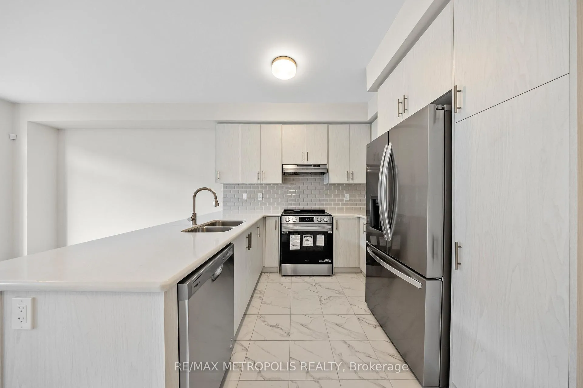 Photo 10 of 38 Singhampton Road, Vaughan, Kleinburg — HOMEH