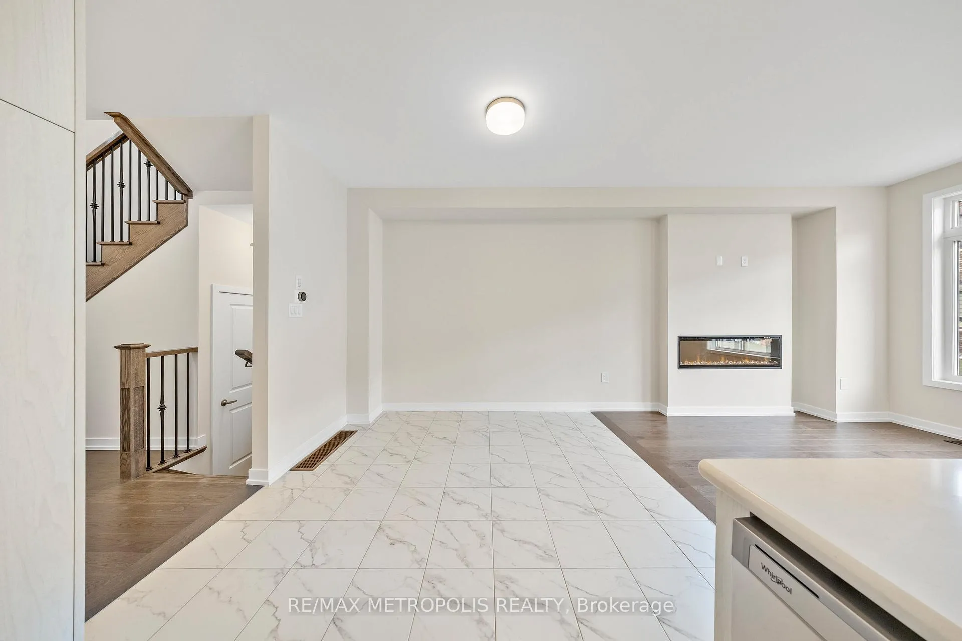 Photo 15 of 38 Singhampton Road, Vaughan, Kleinburg — HOMEH