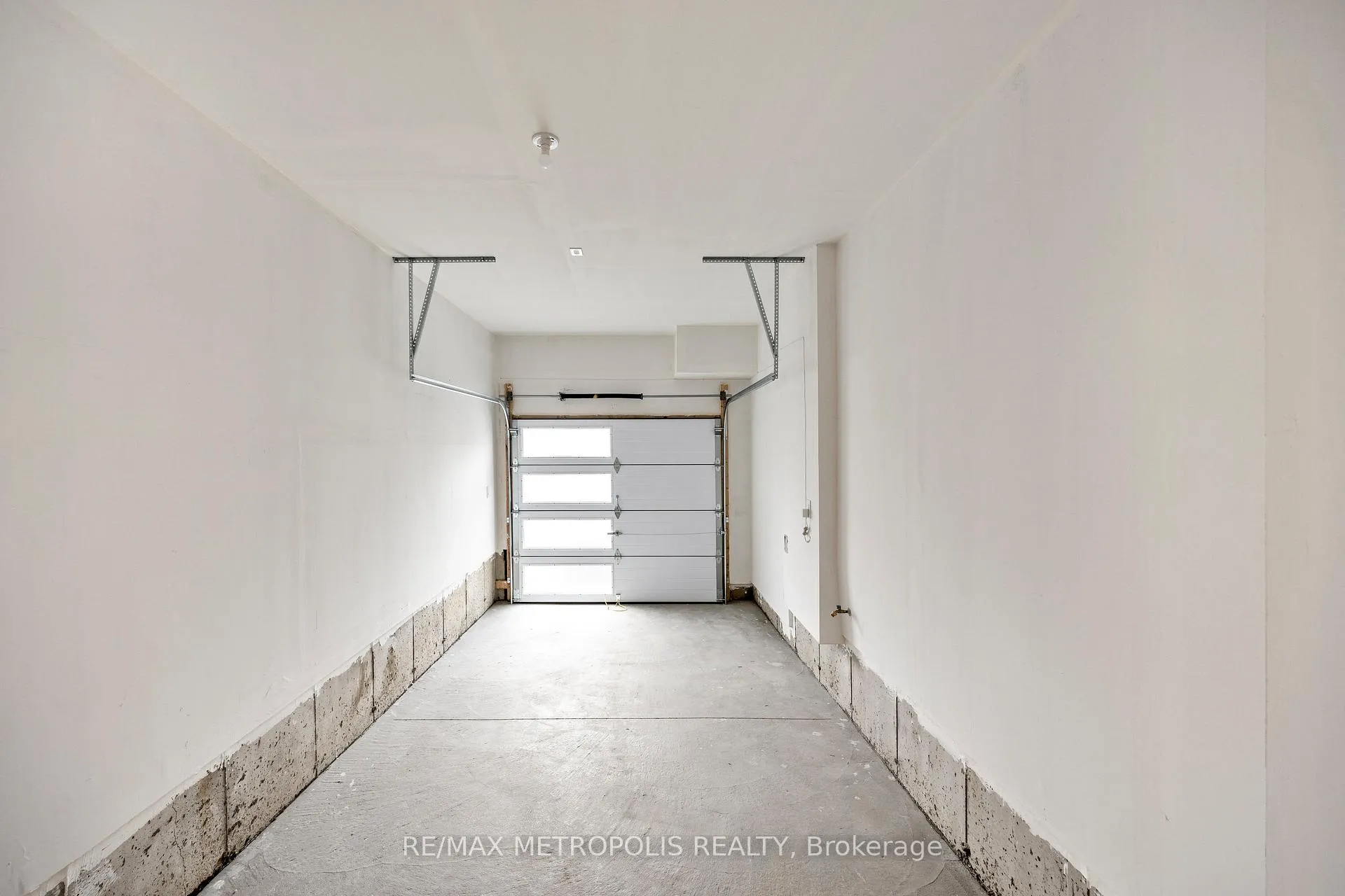 Photo 18 of 38 Singhampton Road, Vaughan, Kleinburg — HOMEH