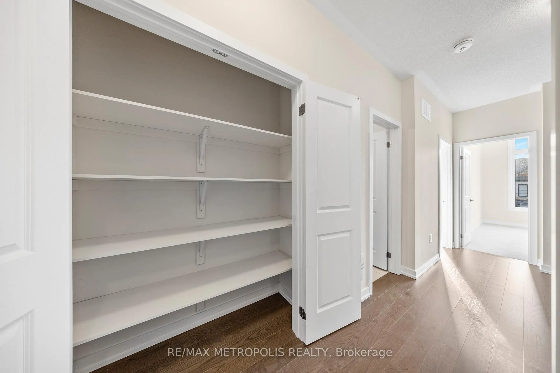 Photo 20 of 38 Singhampton Road, Vaughan, Kleinburg — HOMEH