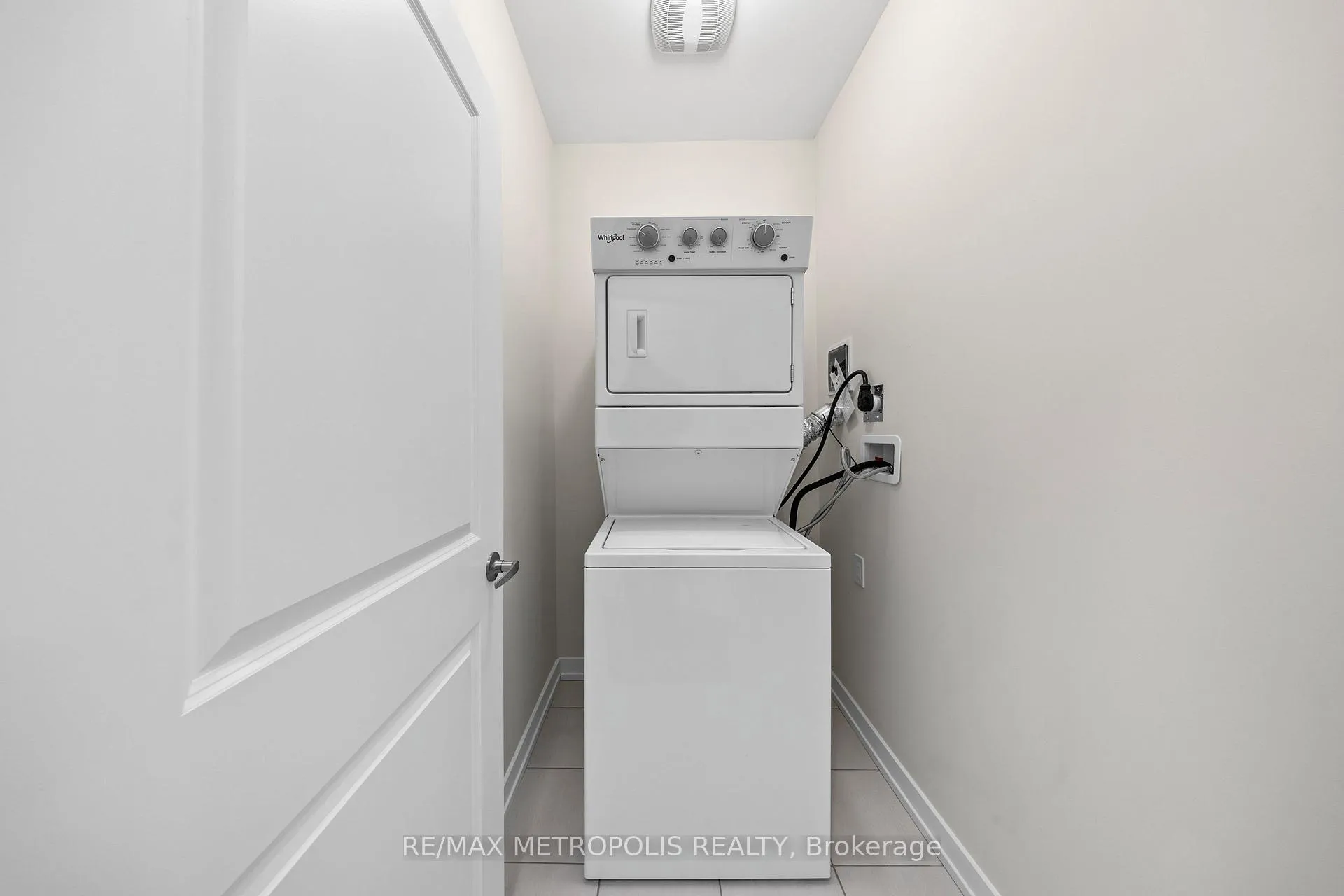 Photo 21 of 38 Singhampton Road, Vaughan, Kleinburg — HOMEH