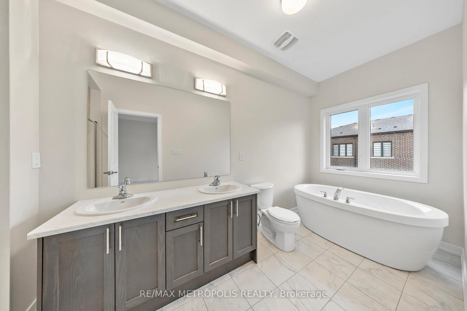 Photo 26 of 38 Singhampton Road, Vaughan, Kleinburg — HOMEH