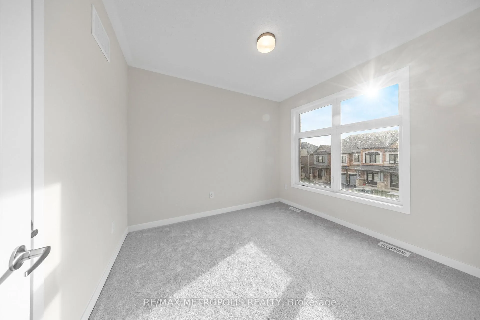 Photo 29 of 38 Singhampton Road, Vaughan, Kleinburg — HOMEH