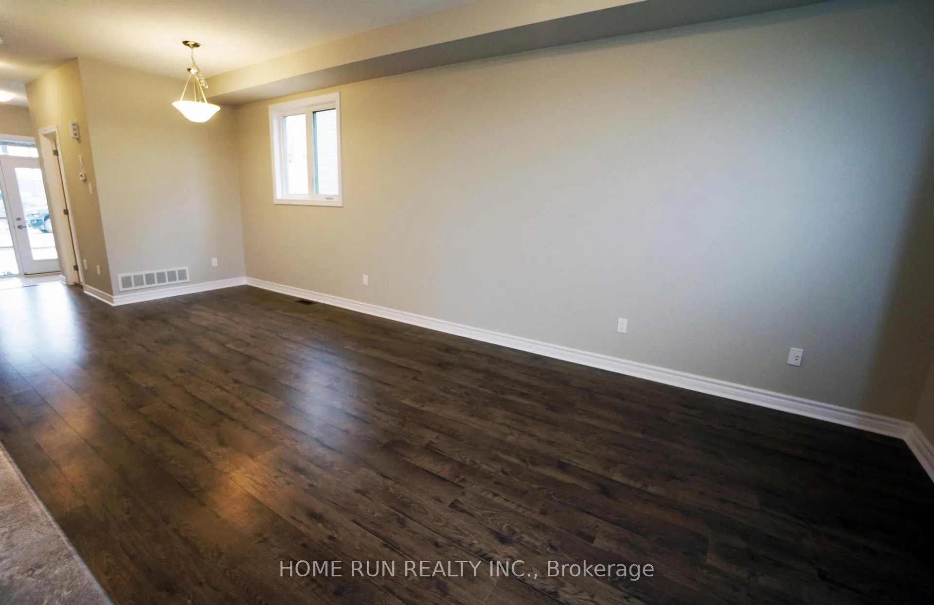 Photo 3 of 2472 Waterlilly Way, Ottawa, Barrhaven - Heritage Park — HOMEH