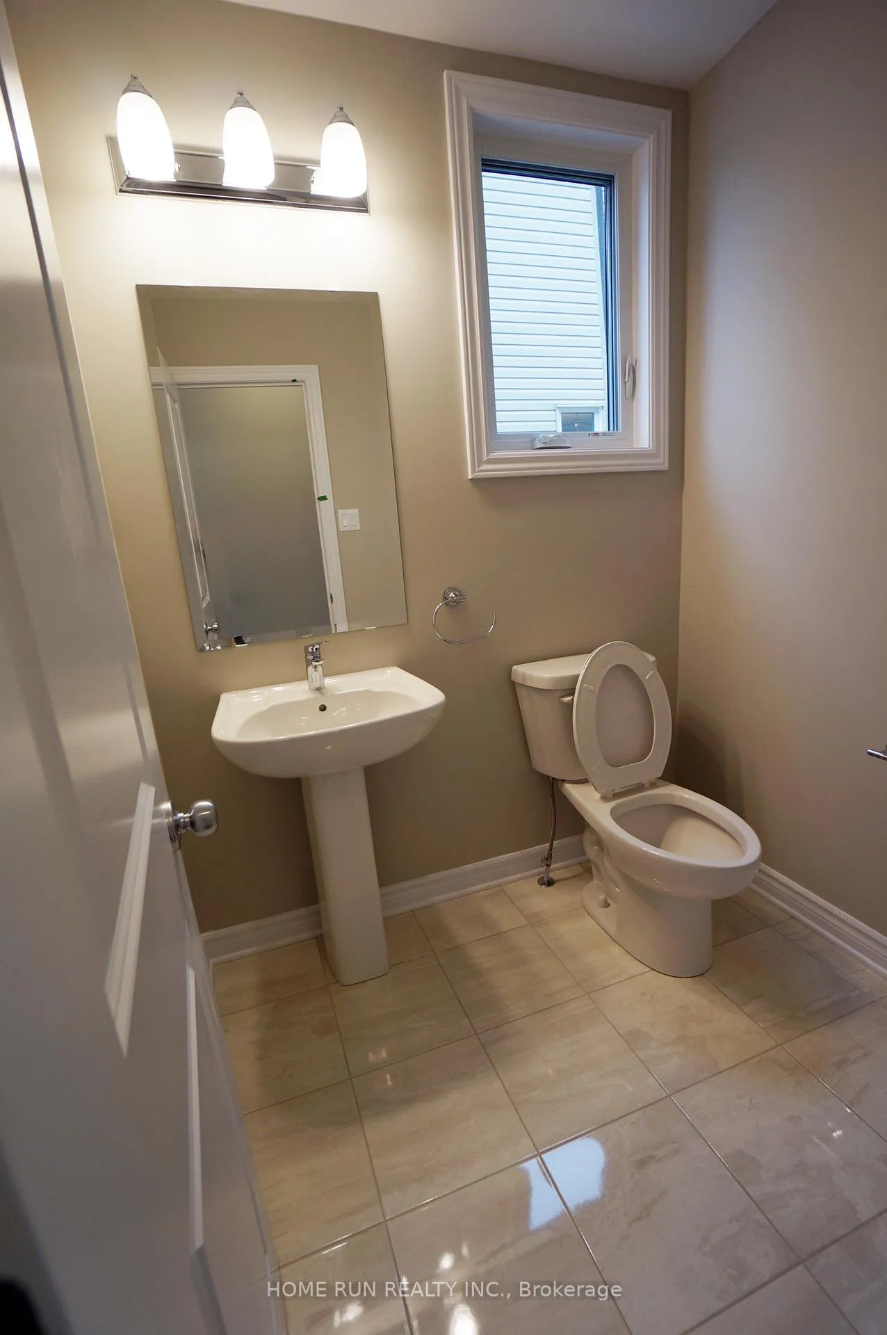 Photo 12 of 2472 Waterlilly Way, Ottawa, Barrhaven - Heritage Park — HOMEH