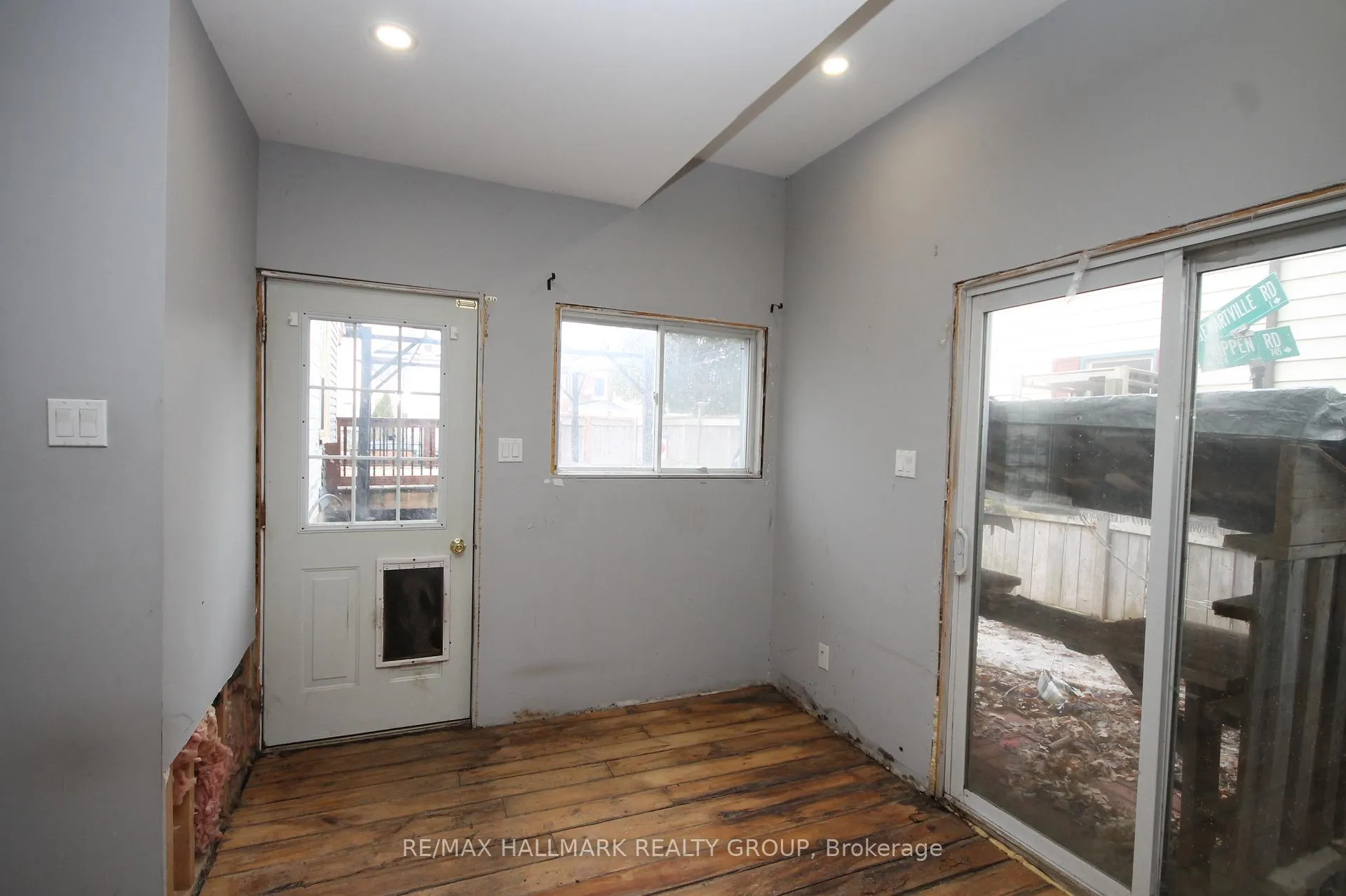 Photo 11 of 74 McGonigal Street W, Arnprior — HOMEH