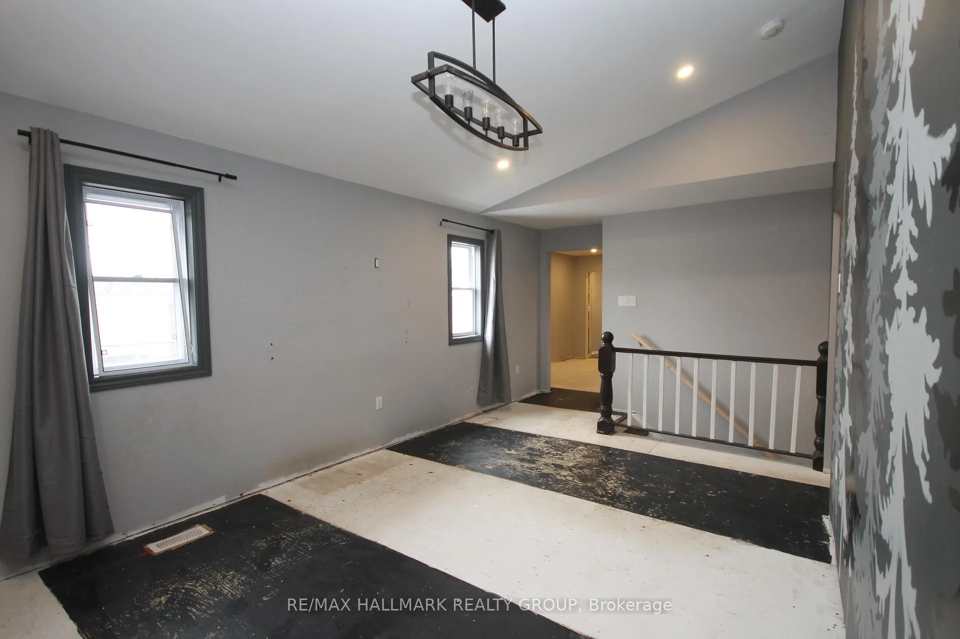 Photo 19 of 74 McGonigal Street W, Arnprior — HOMEH
