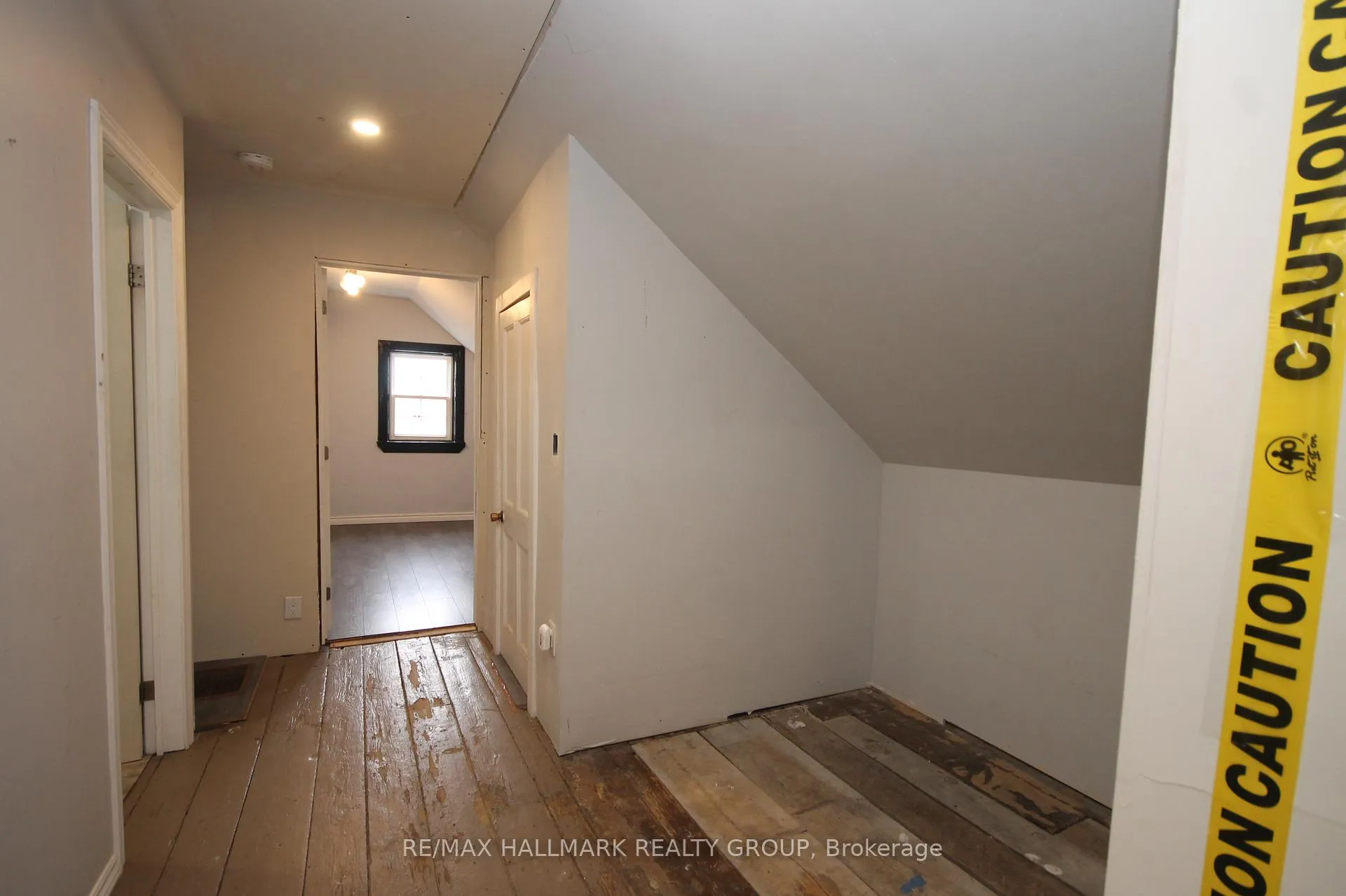 Photo 23 of 74 McGonigal Street W, Arnprior — HOMEH