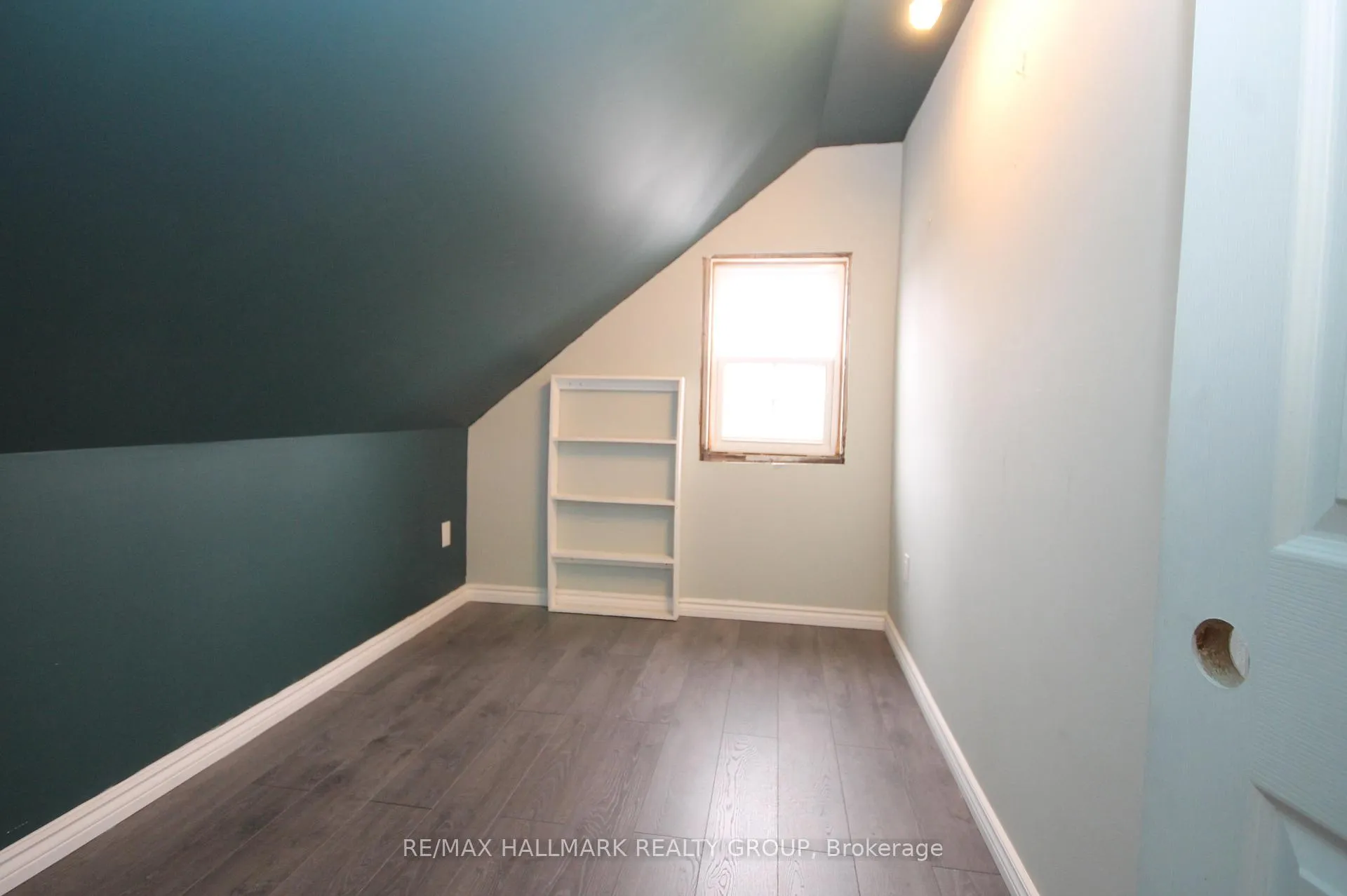 Photo 25 of 74 McGonigal Street W, Arnprior — HOMEH