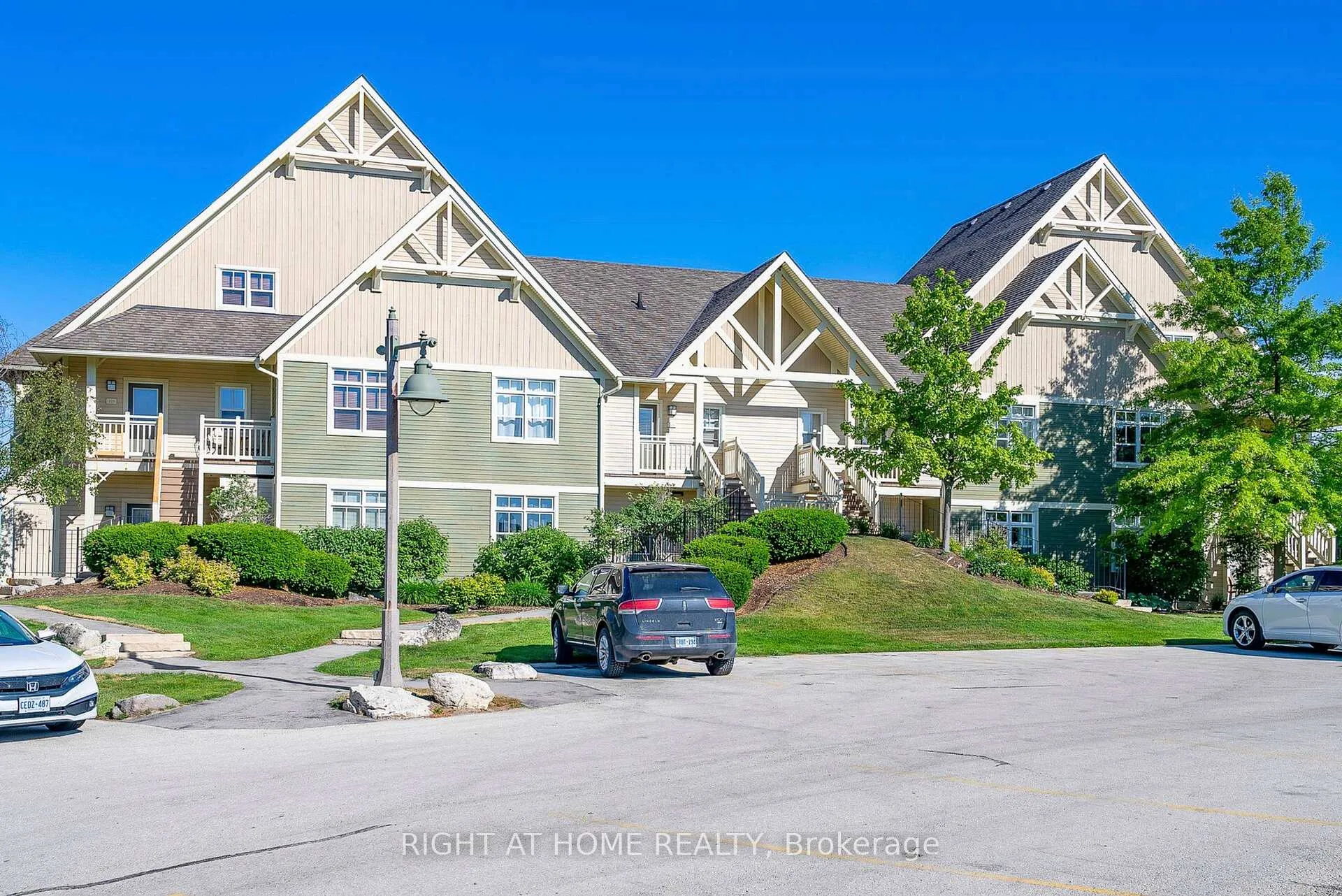 Photo 1 of Unit 124, 125 Fairway Court, Blue Mountains — HOMEH