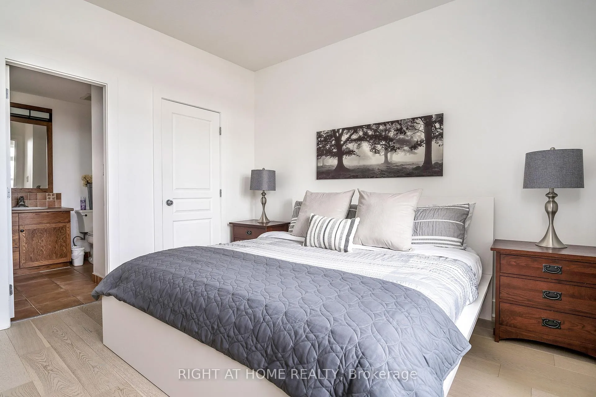 Photo 10 of Unit 124, 125 Fairway Court, Blue Mountains — HOMEH
