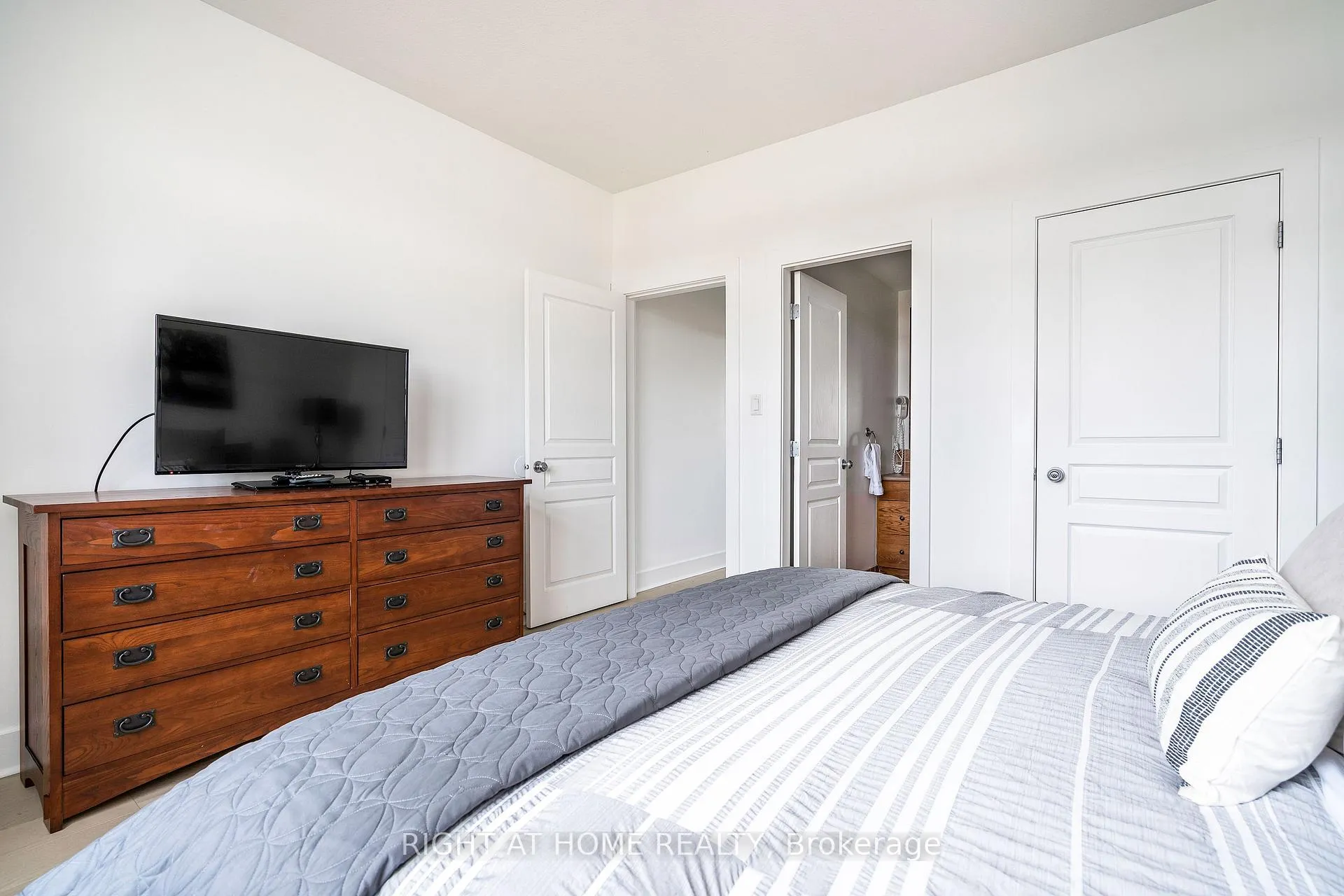Photo 11 of Unit 124, 125 Fairway Court, Blue Mountains — HOMEH