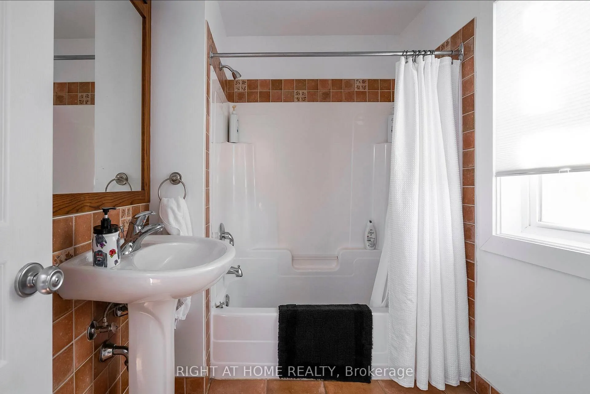 Photo 14 of Unit 124, 125 Fairway Court, Blue Mountains — HOMEH
